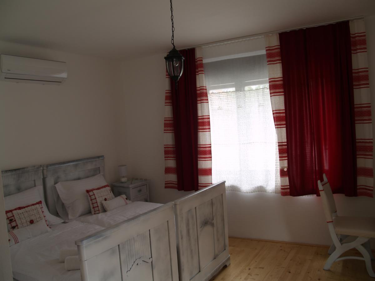 Pannonia Terranova Hotel Vardarac Buitenkant foto